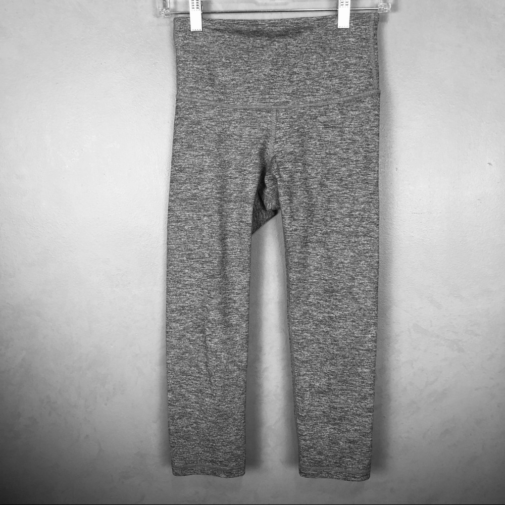 Woman’s small exercise capris, gray